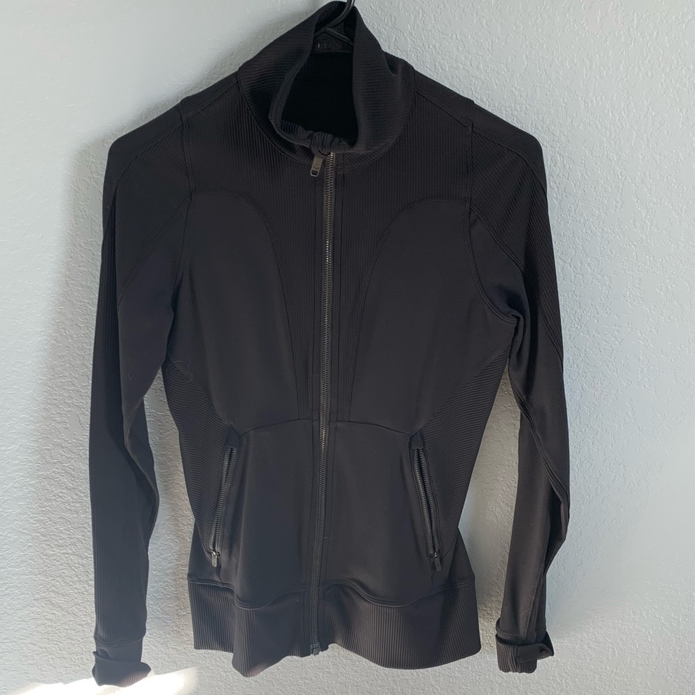 Lululemon define jacket size 6